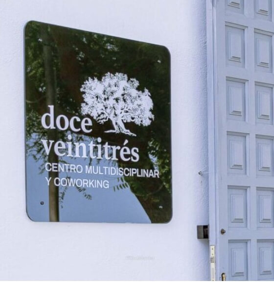 DoceVeintitrés